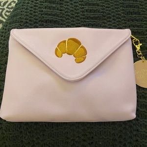 Studio DYI clutch